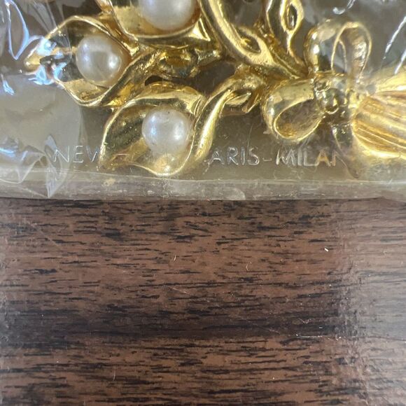 VTG Gold Pearl‎ Floral Bouquet Brooch Pin Jordache NOS Cottage Core Y2K Jewelry - Picture 3 of 5